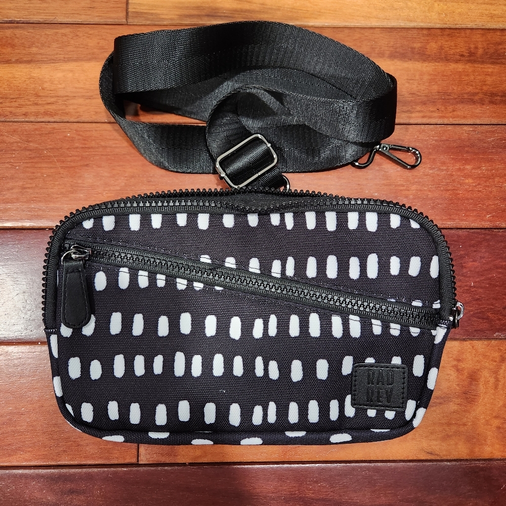 The 1 Sling Wallet in Dark Dash